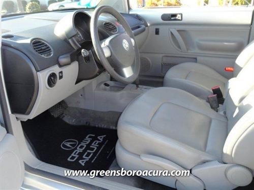 Volkswagen New Beetle 2006 photo 2