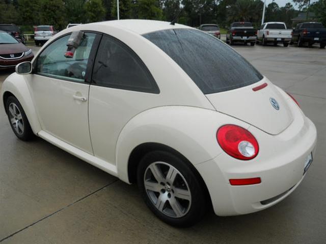 Volkswagen New Beetle 2006 photo 3
