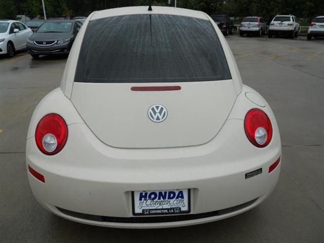 Volkswagen New Beetle 2006 photo 4