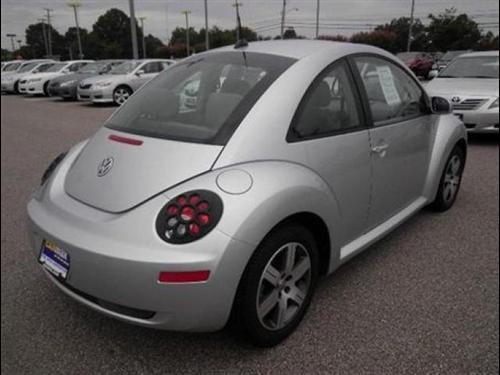 Volkswagen New Beetle 2006 photo 3