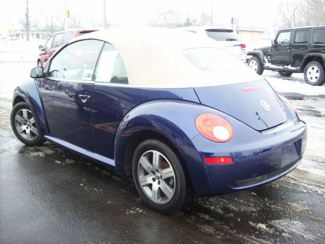Volkswagen New Beetle 2006 photo 2