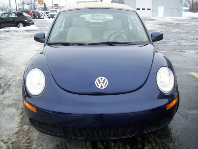 Volkswagen New Beetle 2006 photo 4