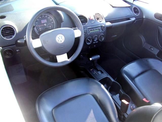 Volkswagen New Beetle 2006 photo 3