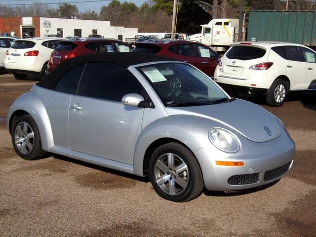 Volkswagen New Beetle 2006 photo 4