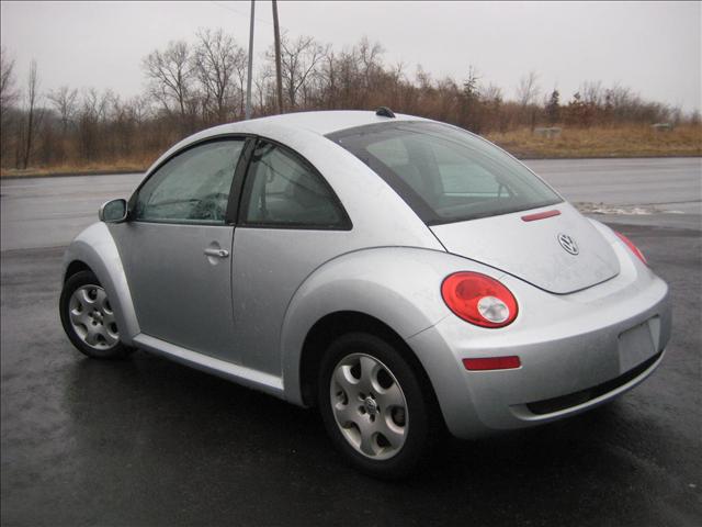 Volkswagen New Beetle 2006 photo 2