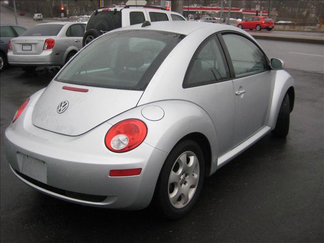 Volkswagen New Beetle 2006 photo 3
