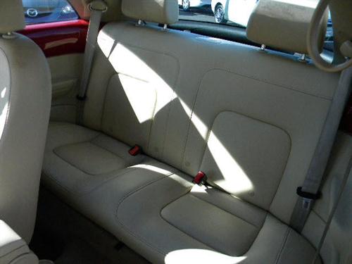 Volkswagen New Beetle 2006 photo 5