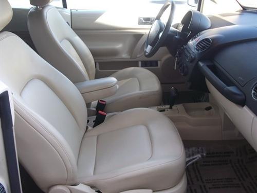 Volkswagen New Beetle 2006 photo 3