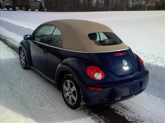 Volkswagen New Beetle 2006 photo 3