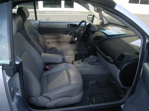 Volkswagen New Beetle 2006 photo 3