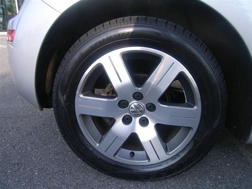 Volkswagen New Beetle 2006 photo 4
