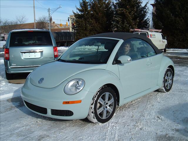 Volkswagen New Beetle 2006 photo 1
