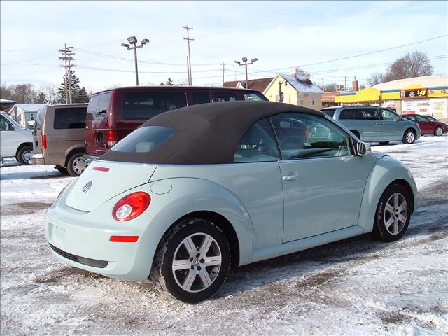 Volkswagen New Beetle 2006 photo 2