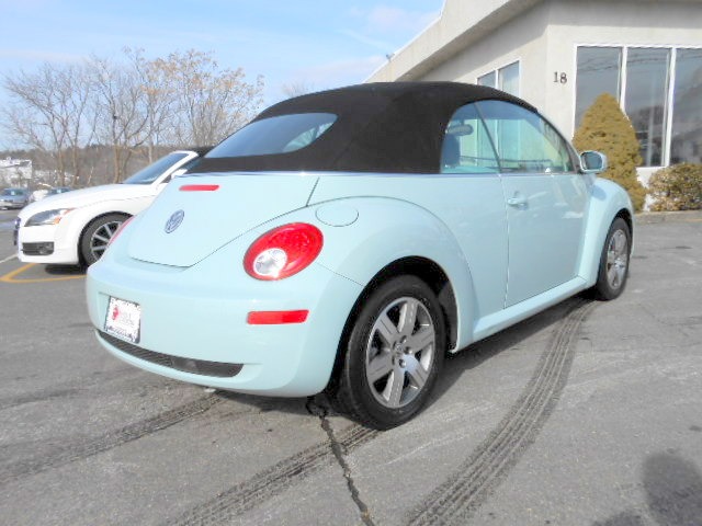 Volkswagen New Beetle BASE W/1sv Convertible