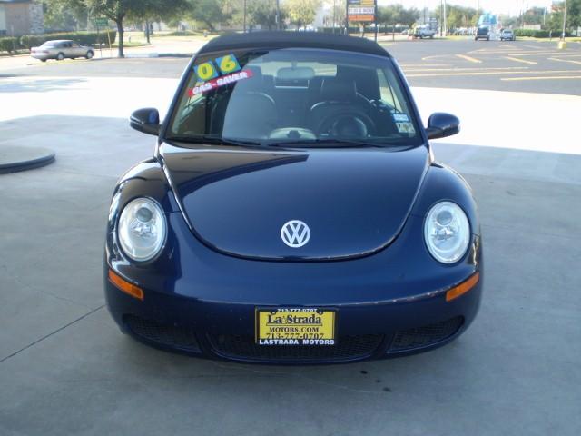 Volkswagen New Beetle 2006 photo 2