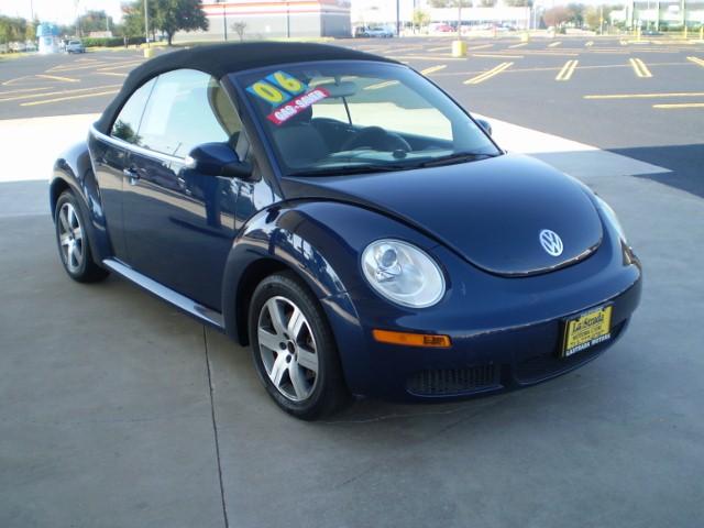 Volkswagen New Beetle 2006 photo 3