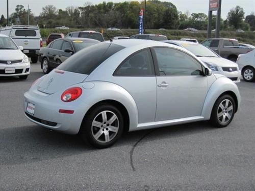 Volkswagen New Beetle 2006 photo 4