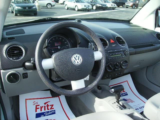 Volkswagen New Beetle 2006 photo 5