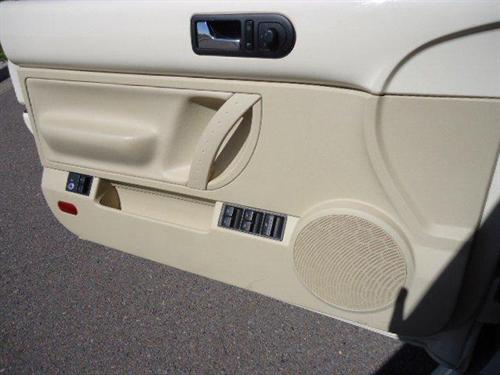 Volkswagen New Beetle 2006 photo 5