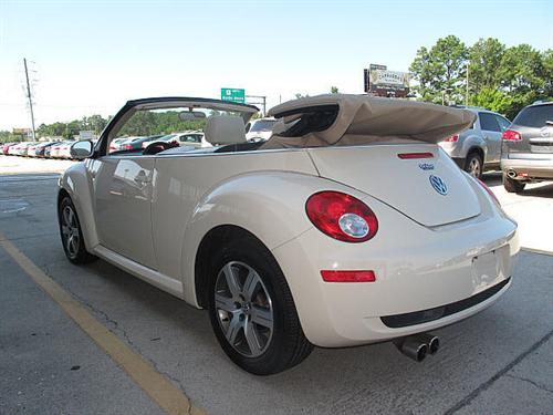 Volkswagen New Beetle 2006 photo 1