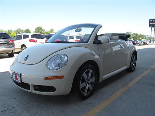 Volkswagen New Beetle 2006 photo 2