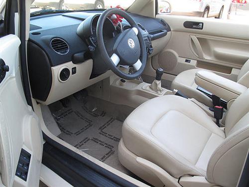 Volkswagen New Beetle 2006 photo 3