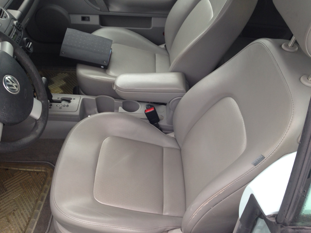 Volkswagen New Beetle 2006 photo 1