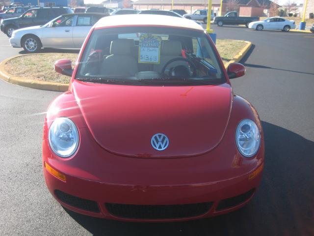 Volkswagen New Beetle 2006 photo 3