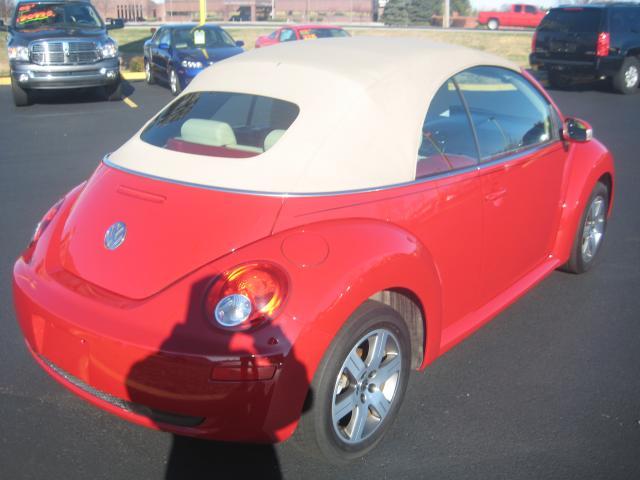Volkswagen New Beetle 2006 photo 5