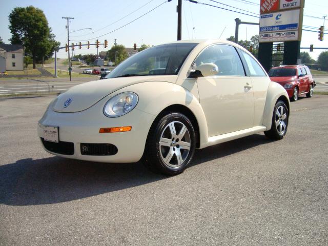 Volkswagen New Beetle 2006 photo 1
