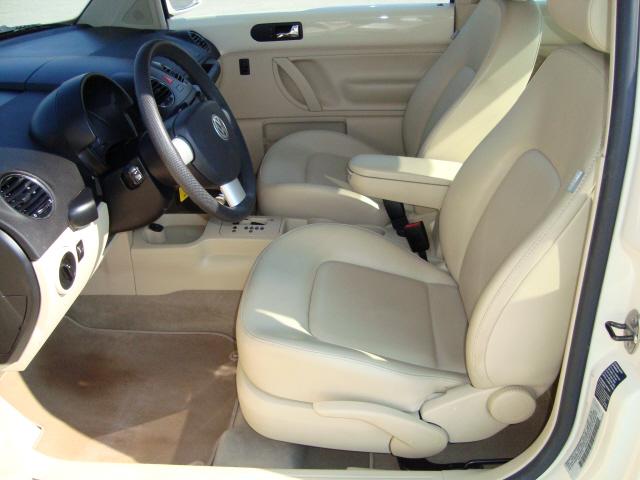Volkswagen New Beetle 2006 photo 3
