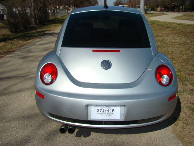 Volkswagen New Beetle 2006 photo 3