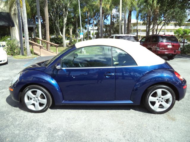 Volkswagen New Beetle 2006 photo 1