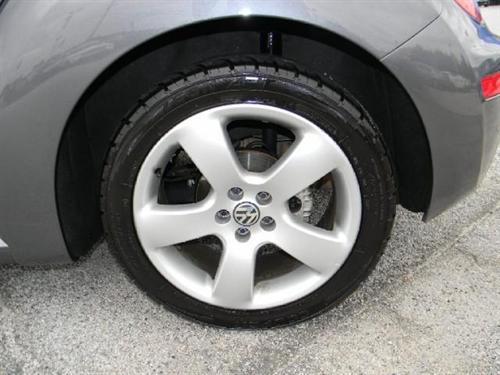 Volkswagen New Beetle 2006 photo 2