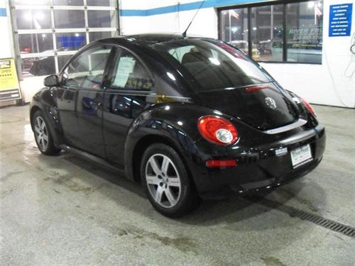 Volkswagen New Beetle 2006 photo 1