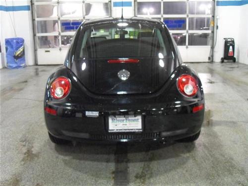 Volkswagen New Beetle 2006 photo 3