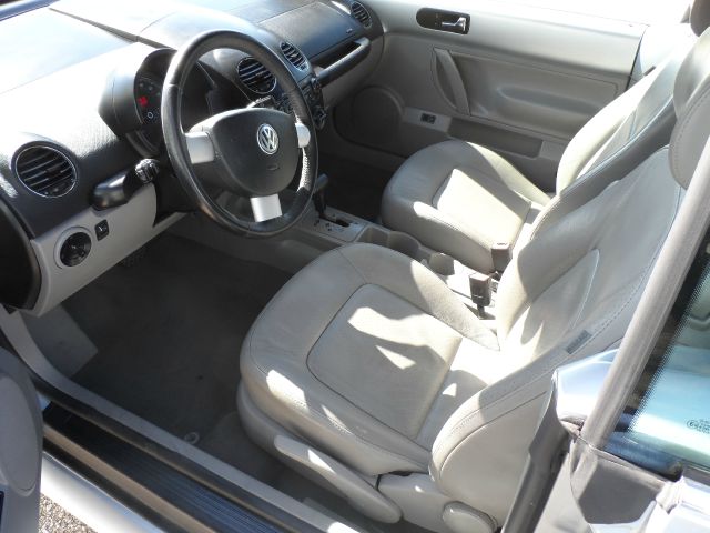 Volkswagen New Beetle 2006 photo 1