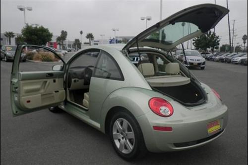 Volkswagen New Beetle 2007 photo 3