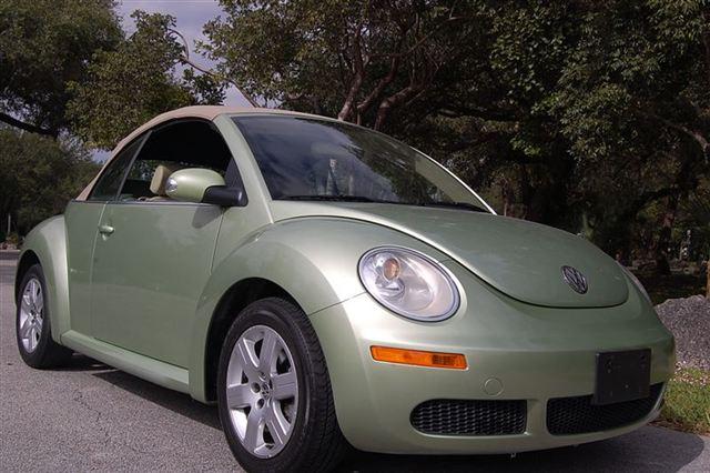 Volkswagen New Beetle 2007 photo 1
