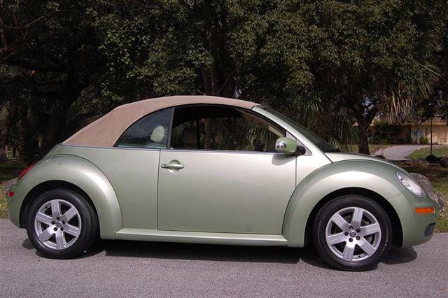 Volkswagen New Beetle 2007 photo 2