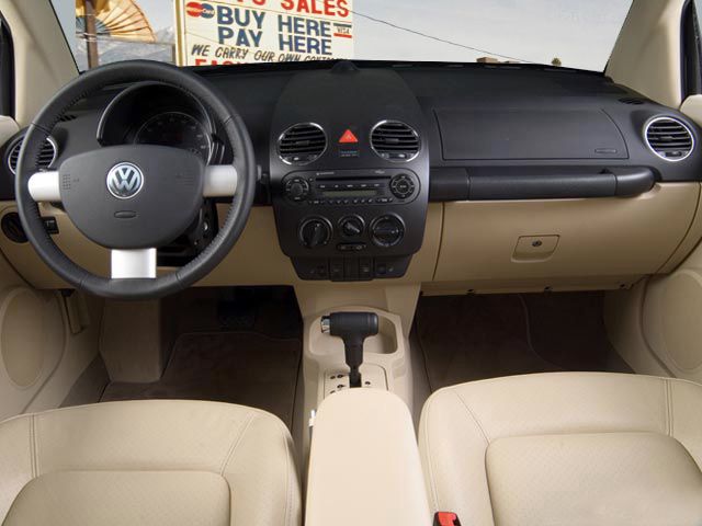 Volkswagen New Beetle 2007 photo 1