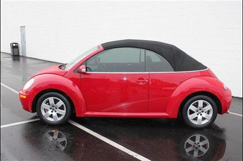 Volkswagen New Beetle 2007 photo 2