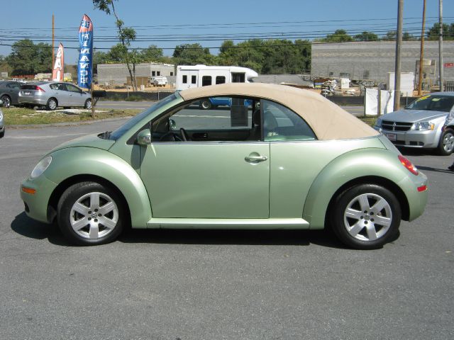 Volkswagen New Beetle 2007 photo 0