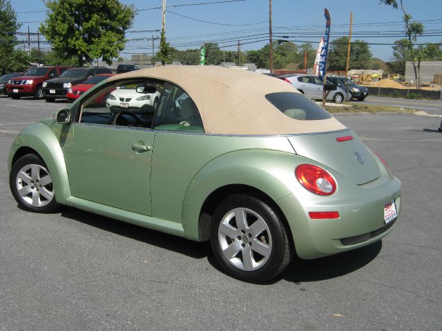 Volkswagen New Beetle 2007 photo 1