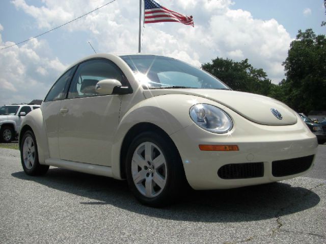 Volkswagen New Beetle 2007 photo 1