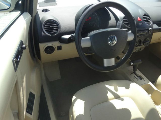 Volkswagen New Beetle 2007 photo 2