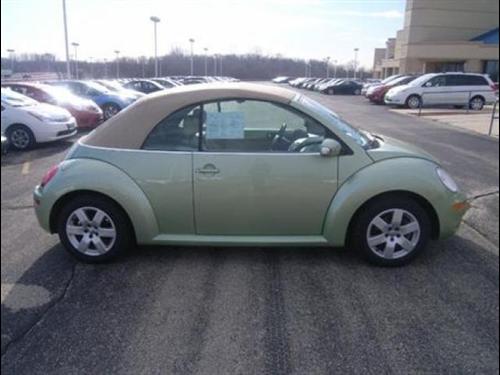 Volkswagen New Beetle 2007 photo 1