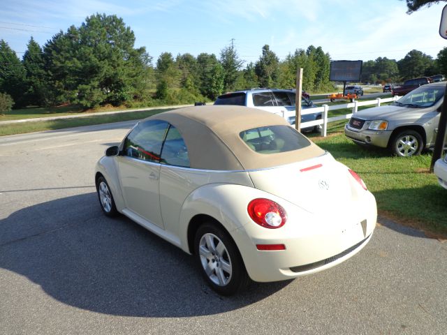 Volkswagen New Beetle 2007 photo 2