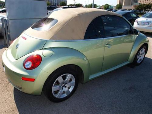 Volkswagen New Beetle 2007 photo 2
