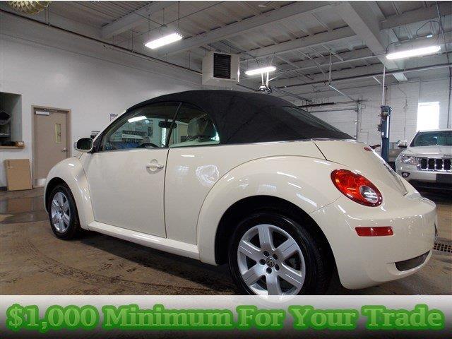 Volkswagen New Beetle 2007 photo 2